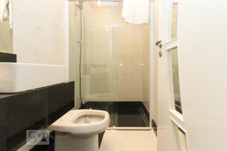 Apartamento à venda com 480m², 4 quartos e 6 vagas Apartamento à venda com 480m², 4 quartos e 6 vagasBanheiro da Suite 02