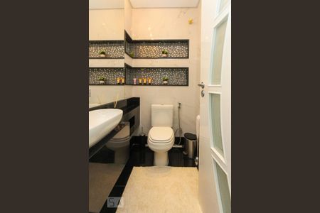 Apartamento à venda com 480m², 4 quartos e 6 vagas Apartamento à venda com 480m², 4 quartos e 6 vagasLavabo