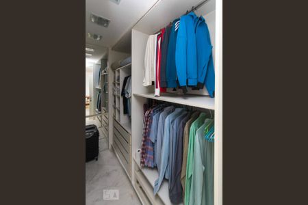 Apartamento à venda com 480m², 4 quartos e 6 vagas Apartamento à venda com 480m², 4 quartos e 6 vagascloset Suite 04