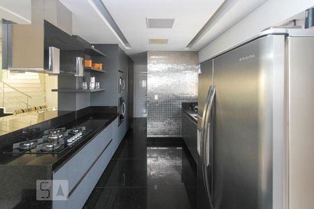 Apartamento à venda com 480m², 4 quartos e 6 vagas Apartamento à venda com 480m², 4 quartos e 6 vagasCozinha