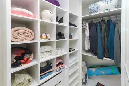 Apartamento à venda com 480m², 4 quartos e 6 vagas Apartamento à venda com 480m², 4 quartos e 6 vagascloset da Suite