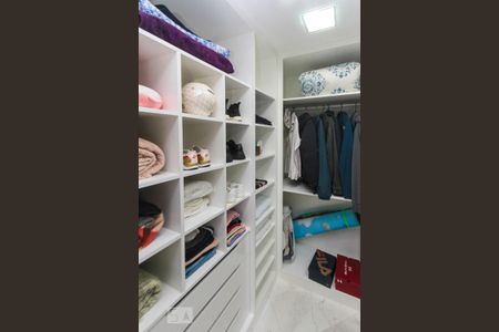 Apartamento à venda com 480m², 4 quartos e 6 vagas Apartamento à venda com 480m², 4 quartos e 6 vagascloset da Suite