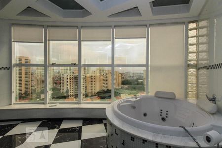 Apartamento à venda com 480m², 4 quartos e 6 vagas Apartamento à venda com 480m², 4 quartos e 6 vagasBanheiro da Suite 04