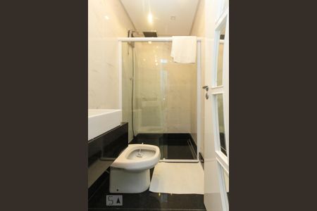 Apartamento à venda com 480m², 4 quartos e 6 vagas Apartamento à venda com 480m², 4 quartos e 6 vagasBanheiro da Suite 02