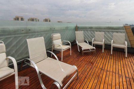 Apartamento à venda com 480m², 4 quartos e 6 vagas Apartamento à venda com 480m², 4 quartos e 6 vagas Piscina