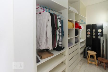 Apartamento à venda com 480m², 4 quartos e 6 vagas Apartamento à venda com 480m², 4 quartos e 6 vagascloset 03