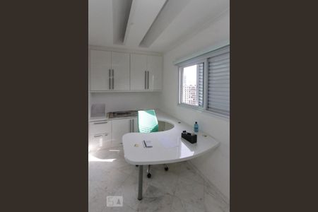 Apartamento à venda com 480m², 4 quartos e 6 vagas Apartamento à venda com 480m², 4 quartos e 6 vagasEscritório