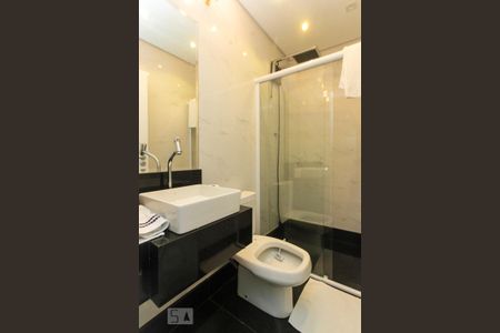 Apartamento à venda com 480m², 4 quartos e 6 vagas Apartamento à venda com 480m², 4 quartos e 6 vagasBanheiro da Suite 02