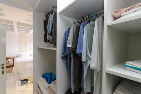 Apartamento à venda com 480m², 4 quartos e 6 vagas Apartamento à venda com 480m², 4 quartos e 6 vagascloset Suite 04