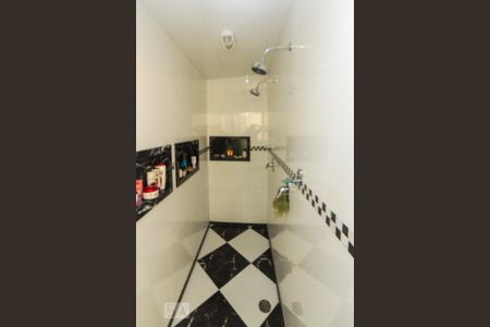 Apartamento à venda com 480m², 4 quartos e 6 vagas Apartamento à venda com 480m², 4 quartos e 6 vagasBanheiro da Suite 04