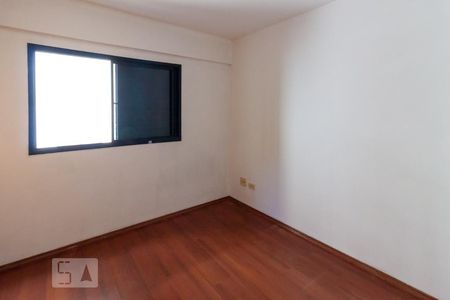 Quarto de apartamento para alugar com 2 quartos, 75m² em Caxingui, São Paulo