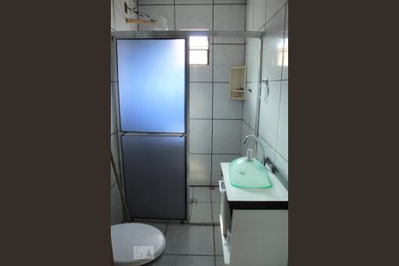 Casa para alugar com 130m², 2 quartos e 2 vagasBanheiro anexo