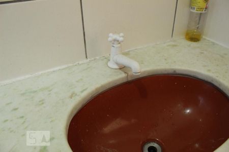 Casa para alugar com 130m², 2 quartos e 2 vagasBanheiro Social