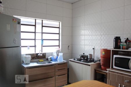 Casa para alugar com 130m², 2 quartos e 2 vagasCozinha