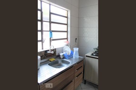 Casa para alugar com 130m², 2 quartos e 2 vagasCozinha