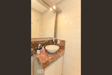 Apartamento à venda com 72m², 3 quartos e 1 vaga Apartamento à venda com 72m², 3 quartos e 1 vagaBanheiro da suíte