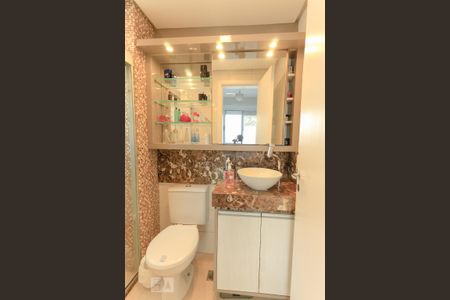 Apartamento à venda com 72m², 3 quartos e 1 vaga Apartamento à venda com 72m², 3 quartos e 1 vagaBanheiro da suíte