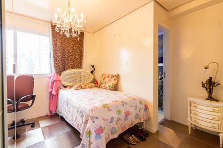 Apartamento à venda com 200m², 4 quartos e 4 vagas Apartamento à venda com 200m², 4 quartos e 4 vagasSuíte 3