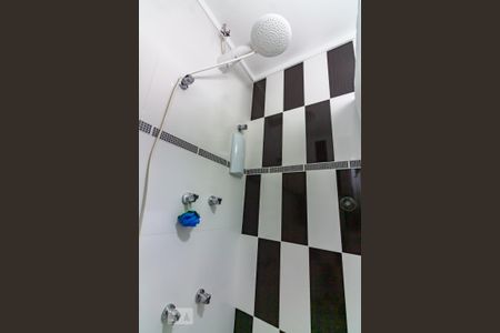 Apartamento à venda com 200m², 4 quartos e 4 vagas Apartamento à venda com 200m², 4 quartos e 4 vagasBanheiro da Suíte 2