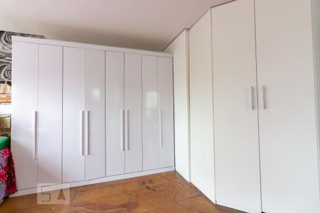 Apartamento à venda com 200m², 4 quartos e 4 vagas Apartamento à venda com 200m², 4 quartos e 4 vagasSuíte 1