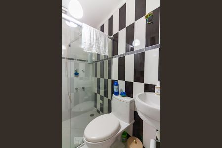 Apartamento à venda com 200m², 4 quartos e 4 vagas Apartamento à venda com 200m², 4 quartos e 4 vagasBanheiro da Suíte 2