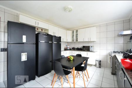 Casa à venda com 230m², 2 quartos e 2 vagasCozinha