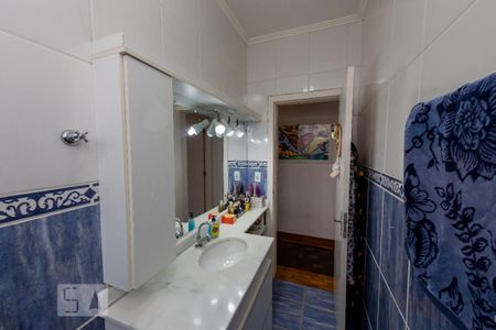 Banheiro de apartamento à venda com 2 quartos, 76m² em Menino Deus, Porto Alegre