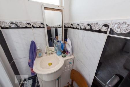 Apartamento à venda com 76m², 2 quartos e sem vagaBanheiro de Serviço