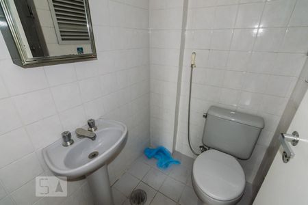 Banheiro da Suíte 1 de apartamento para alugar com 2 quartos, 46m² em Barra Funda, São Paulo