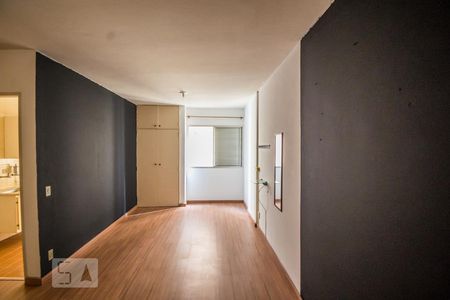 Sala/Quarto de Apartamento com 1 quarto, 30m² Centro