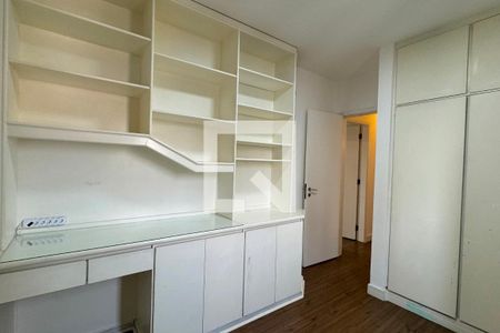 Apartamento à venda com 120m², 3 quartos e 2 vagasQuarto 2