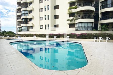 Apartamento à venda com 120m², 3 quartos e 2 vagasPiscina