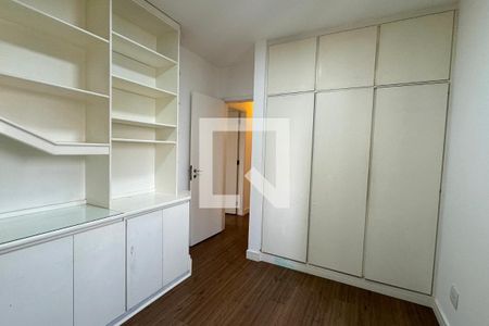 Apartamento à venda com 120m², 3 quartos e 2 vagasQuarto 2