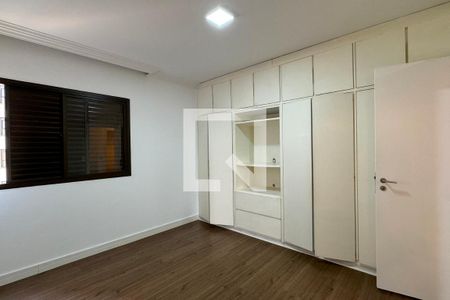 Apartamento à venda com 120m², 3 quartos e 2 vagasSuíte 1