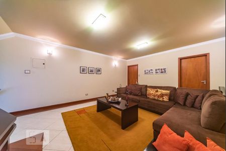 Sala de TV de casa para alugar com 5 quartos, 312m² em Vila Alzira, Santo André