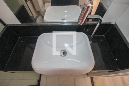 Banheiro de apartamento à venda com 1 quarto, 70m² em Centro, Campinas