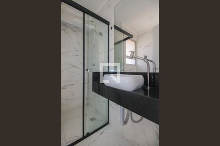 Banheiro de apartamento à venda com 1 quarto, 70m² em Centro, Campinas