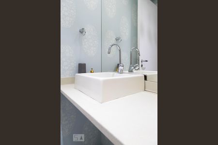 Apartamento à venda com 189m², 3 quartos e 3 vagas Apartamento à venda com 189m², 3 quartos e 3 vagasLavabo