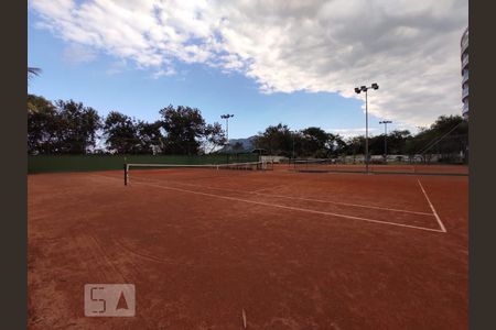 Apartamento à venda com 189m², 3 quartos e 3 vagas Apartamento à venda com 189m², 3 quartos e 3 vagasÁrea comum - quadra de tênis