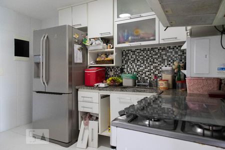 Apartamento à venda com 189m², 3 quartos e 3 vagas Apartamento à venda com 189m², 3 quartos e 3 vagasCozinha