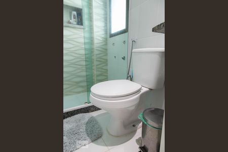 Apartamento à venda com 189m², 3 quartos e 3 vagas Apartamento à venda com 189m², 3 quartos e 3 vagasBanheiro da suíte canadense