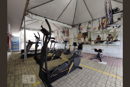 Apartamento à venda com 189m², 3 quartos e 3 vagas Apartamento à venda com 189m², 3 quartos e 3 vagasÁrea comum - academia