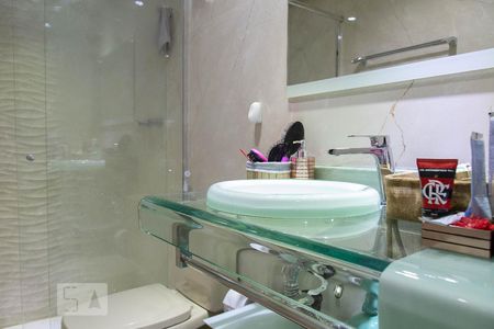 Apartamento à venda com 189m², 3 quartos e 3 vagas Apartamento à venda com 189m², 3 quartos e 3 vagasBanheiro da suíte 3