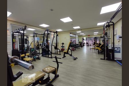 Apartamento à venda com 189m², 3 quartos e 3 vagas Apartamento à venda com 189m², 3 quartos e 3 vagasÁrea comum - academia
