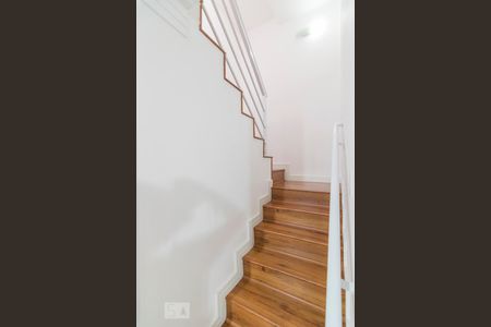 Escada de casa de condomínio à venda com 4 quartos, 260m² em Parque Erasmo Assunção, Santo André