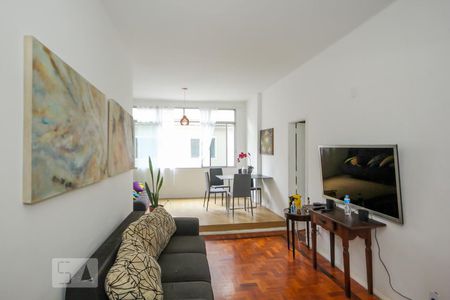 Sala de casa de condomínio para alugar com 2 quartos, 93m² em Copacabana, Rio de Janeiro
