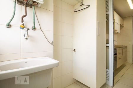 Apartamento à venda com 67m², 2 quartos e 2 vagas Apartamento à venda com 67m², 2 quartos e 2 vagasLavanderia