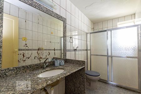 Banheiro de apartamento para alugar com 3 quartos, 100m² em Ingá, Niterói