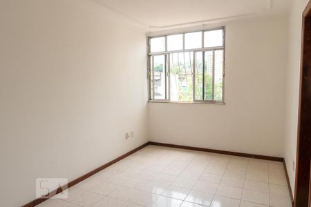Sala  de Apartamento com 2 quartos, 65m² Fonseca