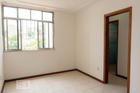 Sala  de Apartamento com 2 quartos, 65m² Fonseca